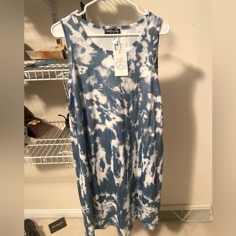 Sleeveless dress